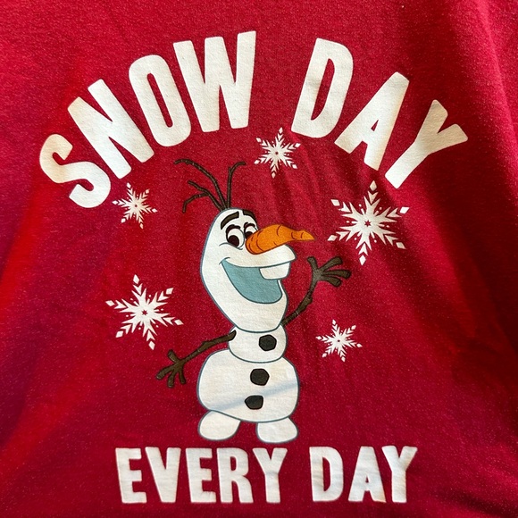 2-shirts Disney Frozen Olaf "Snow Day Everyday" T-shirt bundle for holidays - Picture 5 of 9